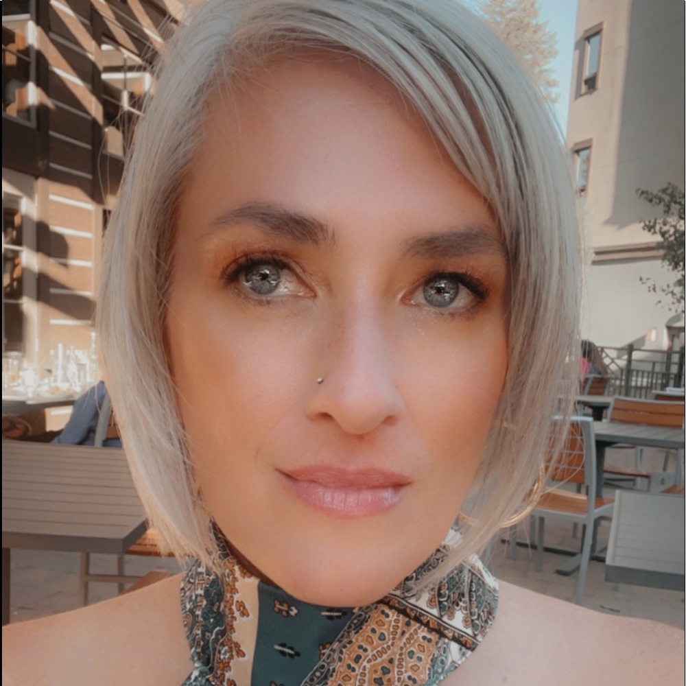 Meet your Posher, Jennifer